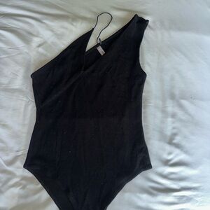 Black One-Shoulder Bodysuit